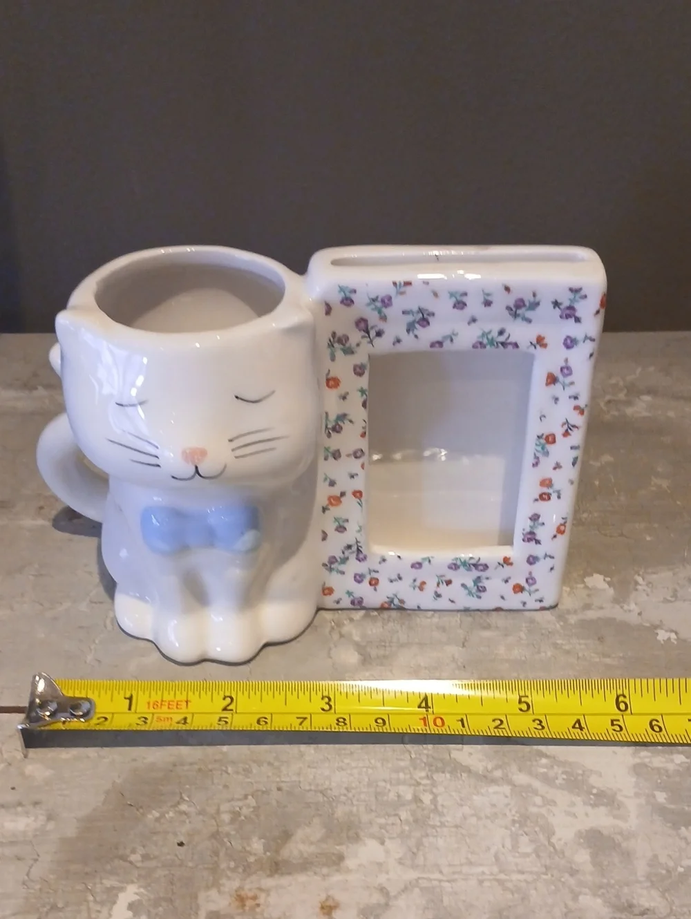 Ceramic White Cat Photo Frame with vase option